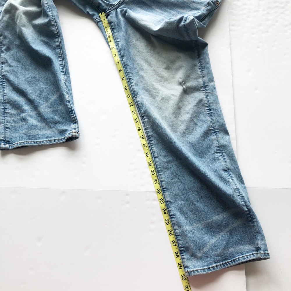 American Eagle Jeans Mens 36x32 Relaxed Straight Airflex+ Light Wash Distressed - Picture 10 of 10